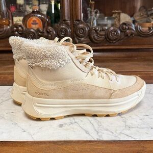 Sorel Women's Beige cream Winter Boots